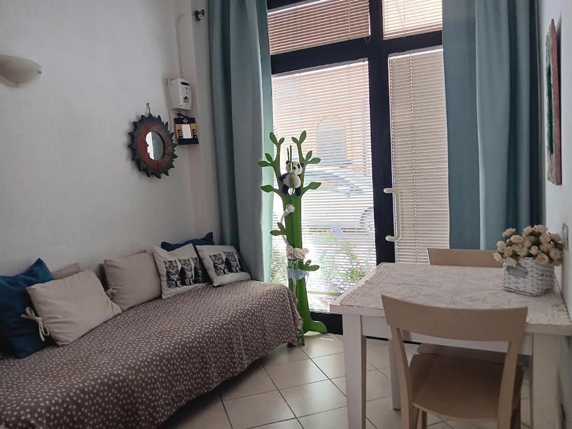 Sea Side Apartment *